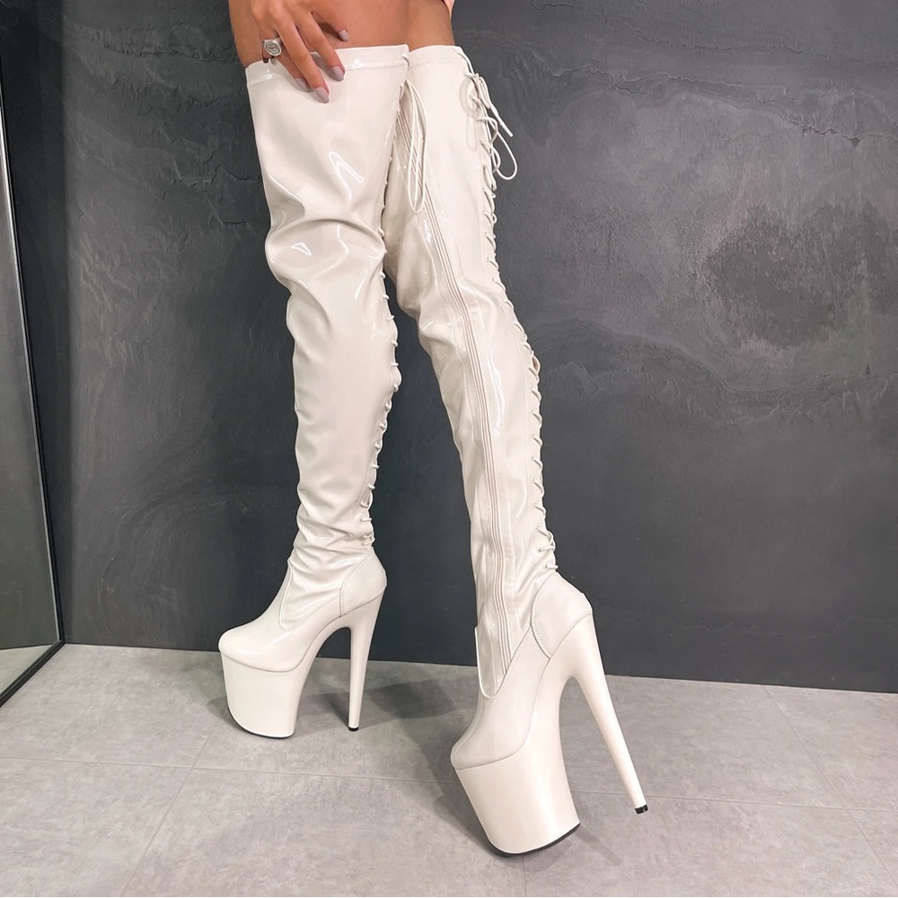 Pleaser size 10